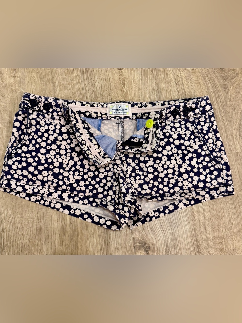 Y2K American Eagle Outfitters Navy Floral Shortie Low Rise Shorts
